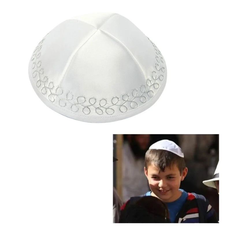 כיפה לבנה מעוטרת - עיצוב אלגנטי לבר מצווה ואירועים מיוחדים